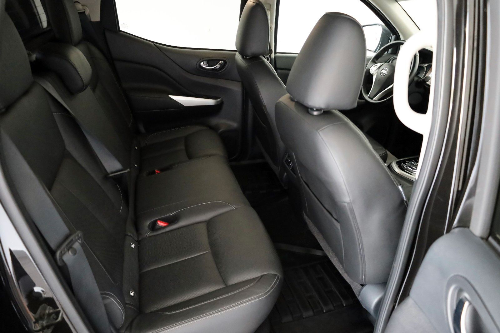 Fahrzeugabbildung Nissan Navara NP300 N-Guard,4x4,Leder,Navi,Hard Top,AHK