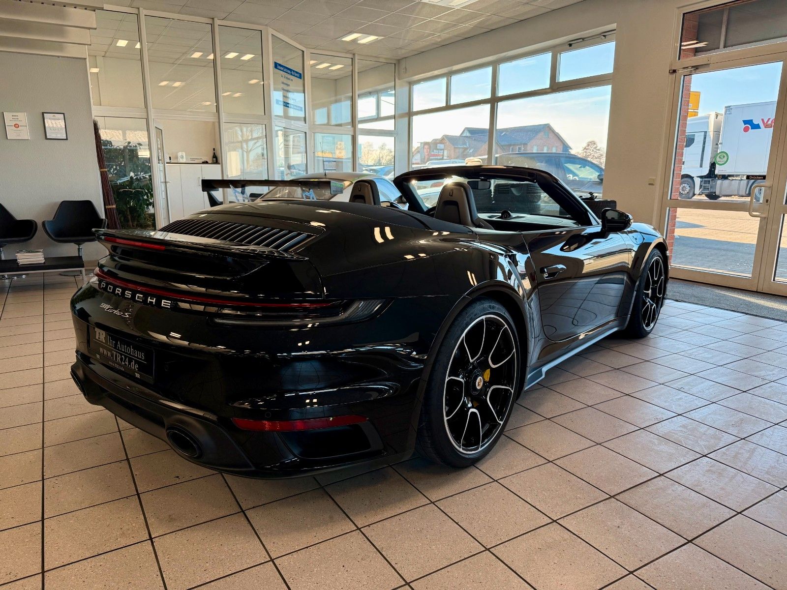 Fahrzeugabbildung Porsche 911 992 Turbo S Cabrio SportAbgas/Burmester/ACC