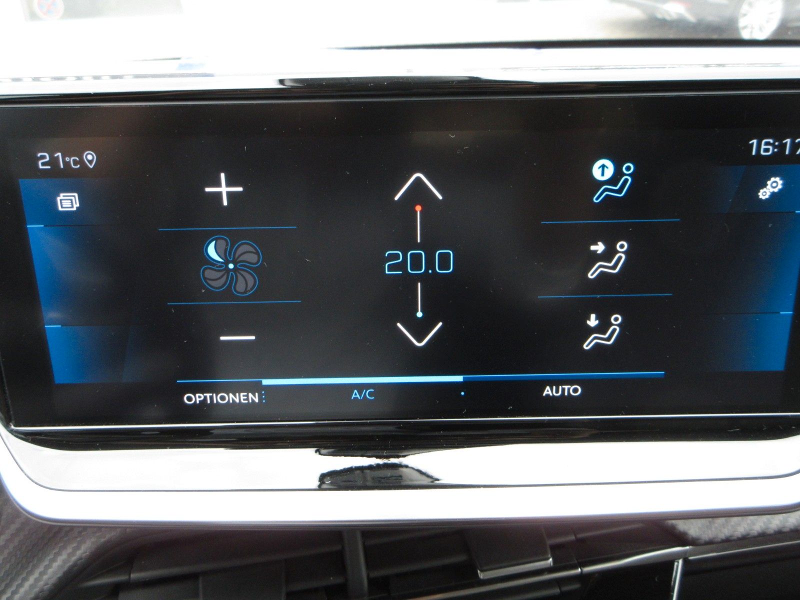 Fahrzeugabbildung Peugeot 208 Allure 1.2T LED/NAVI/PDC/R´CAM/VIRTUAL/TEMPO