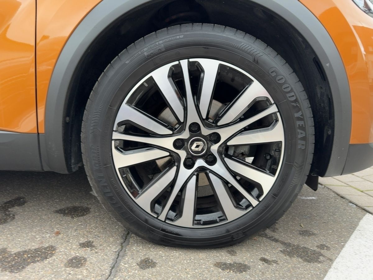 Fahrzeugabbildung Renault Captur INITIALE PARIS E-TECH Plug-in 160