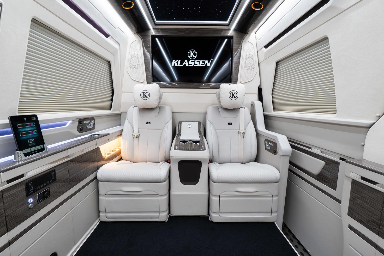Mercedes-Benz Sprinter 519 - Business VIP Van - 2026 - WC