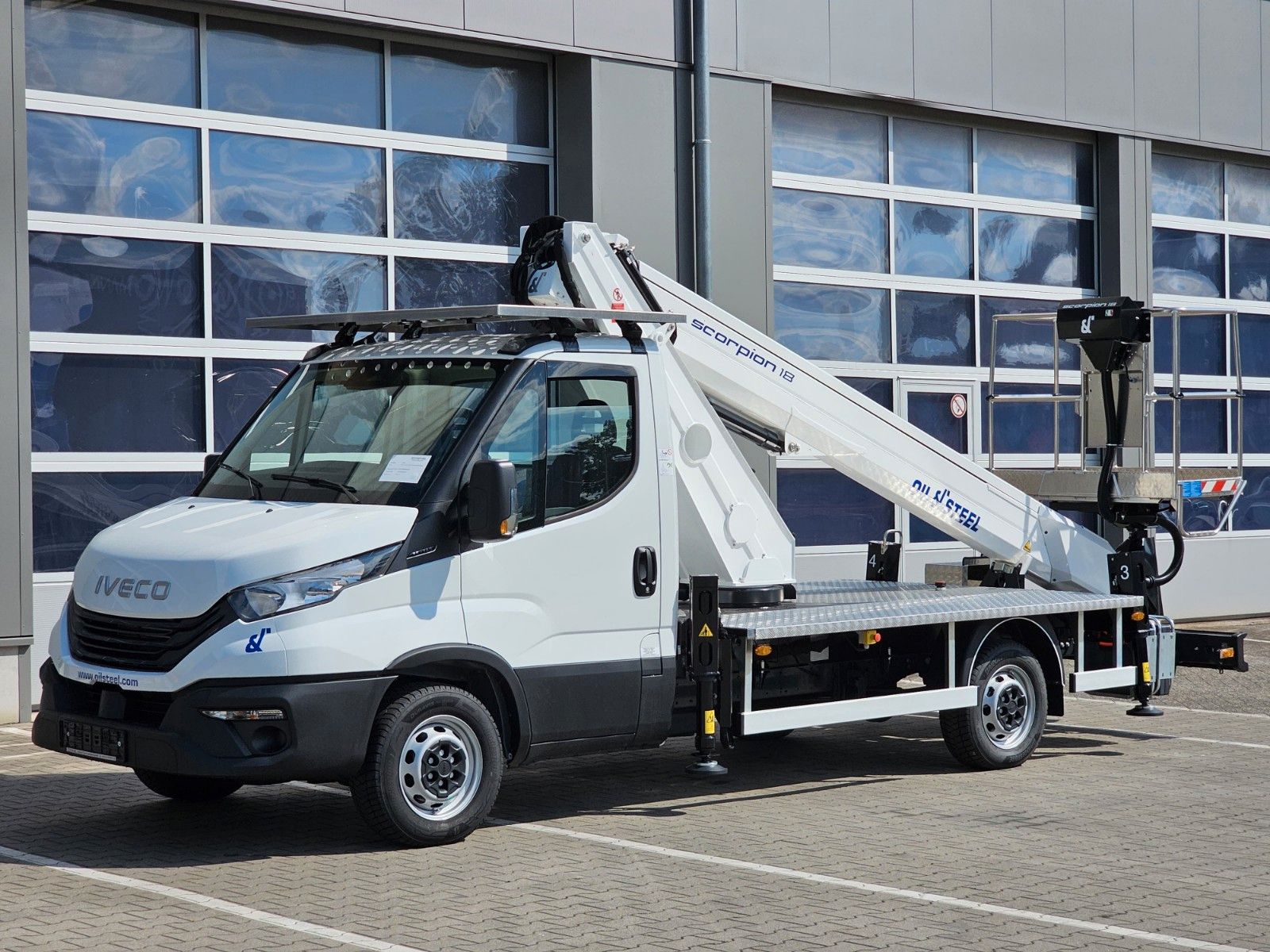 Fahrzeugabbildung Iveco Daily 35S14 Teleskoparbeitsbühne 18m