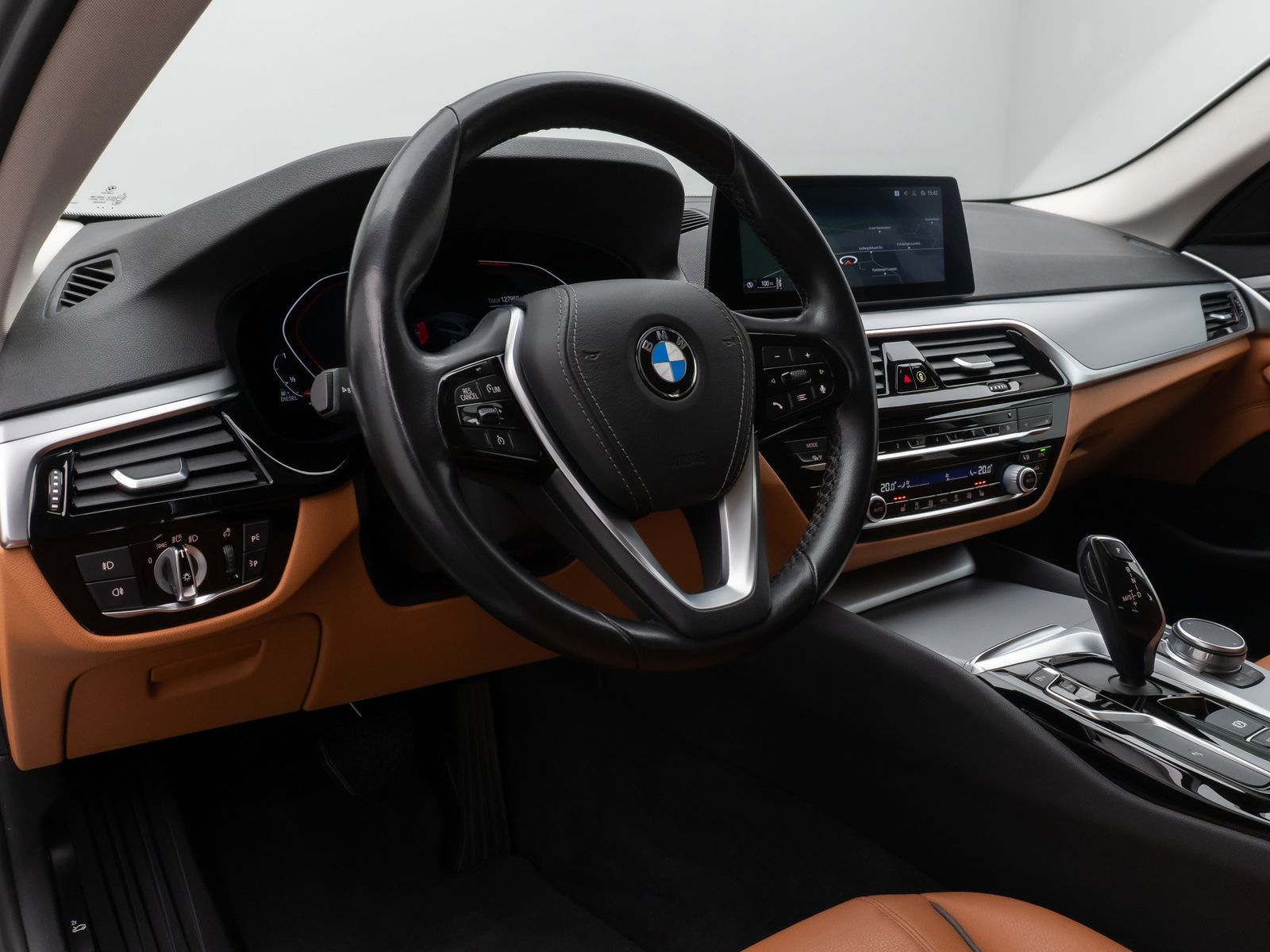 Fahrzeugabbildung BMW 520d Kamera Leder HiFi Sport AHK Alarm Parkassis