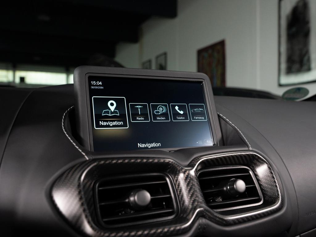 Aston Martin V12 Vantage