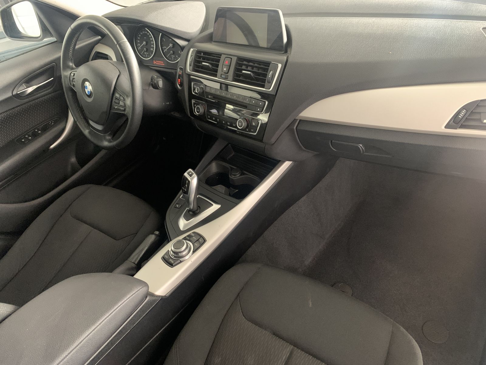Fahrzeugabbildung BMW 118 d Advantage*PDC*Klima*SHZ*Navi*