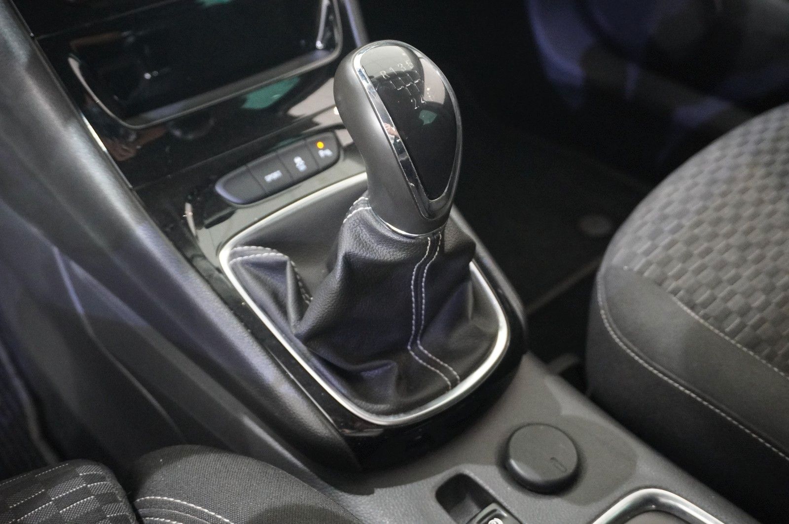 Fahrzeugabbildung Opel Astra K ST 1.4T ON NAVI/LED/KAMERA/SHZ/SPORT/PDC