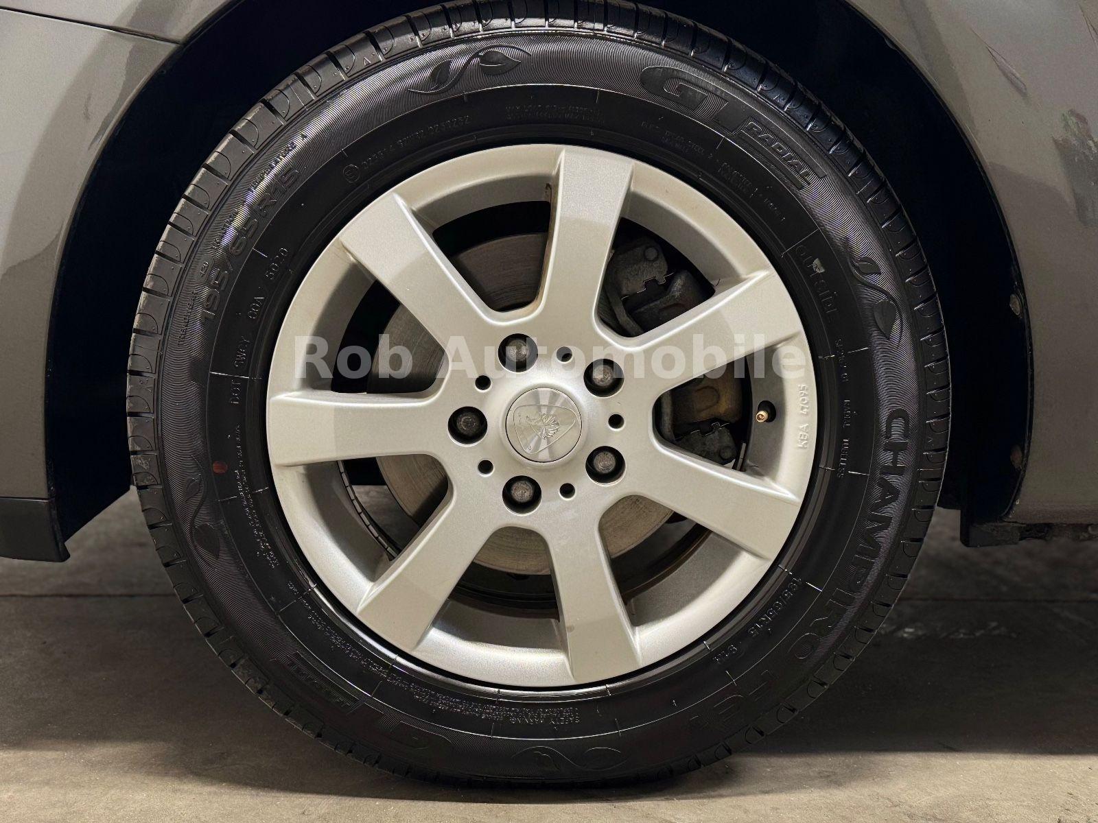 Kia cee'd 2011 — photo 11