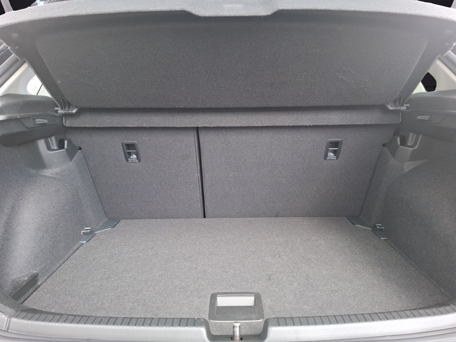 Fahrzeugabbildung Volkswagen Polo TSI Life DSG LED AID ACC Park-Assist SH