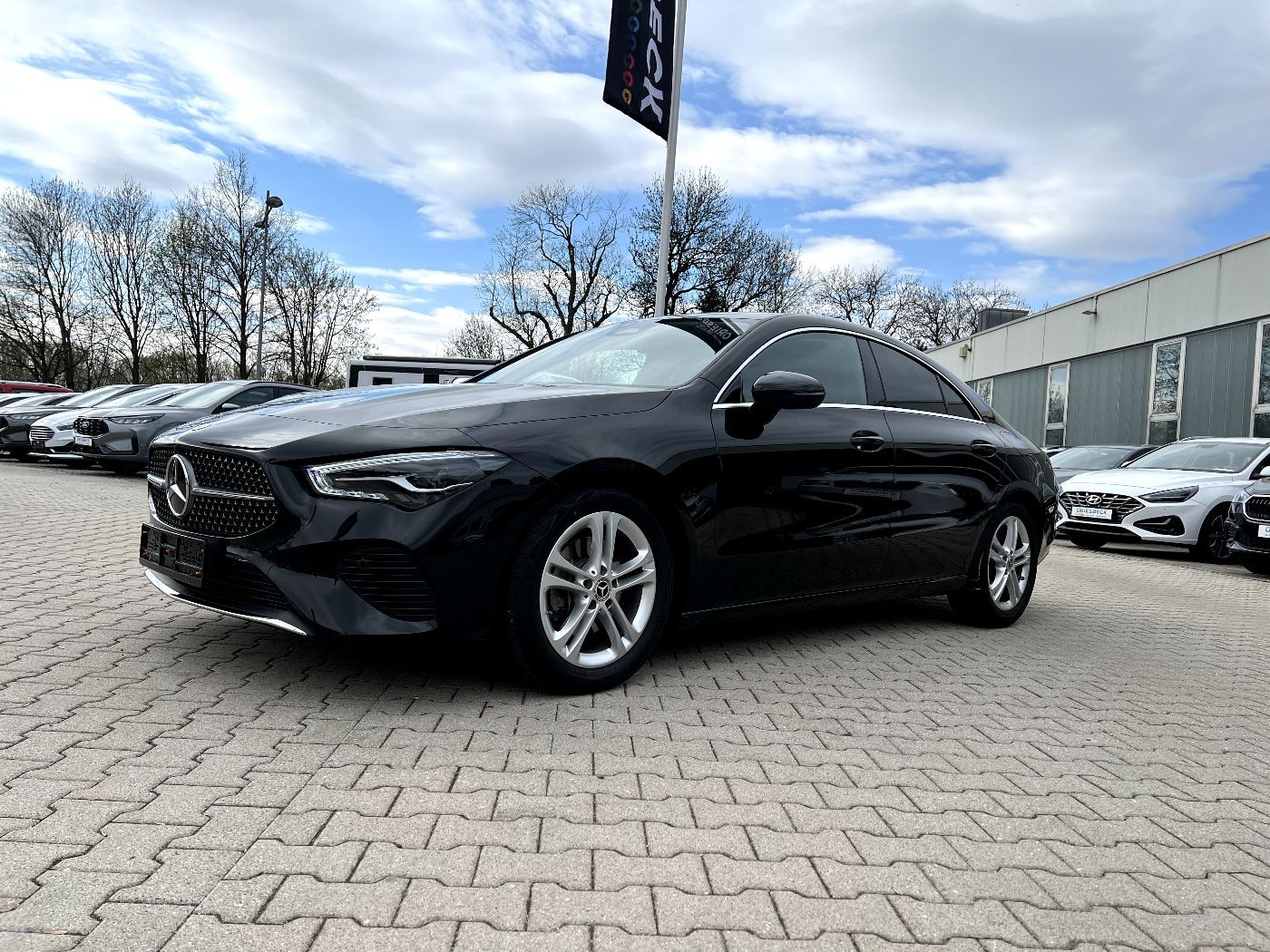 MERCEDES-BENZ CLA 200d Progressive *LED Navi Leder Kamera SHZ