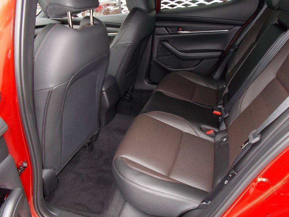 Fahrzeugabbildung Mazda 3 M-Hybrid Selection G-150 AT LEDER-S PRE-P DES-