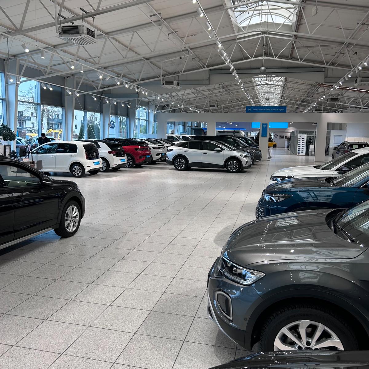 showroom-image-top