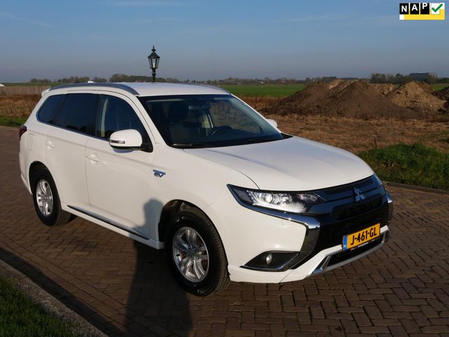 Mitsubishi Outlander 2.4 PHEV Pure klima * 12499 NETTO * 20