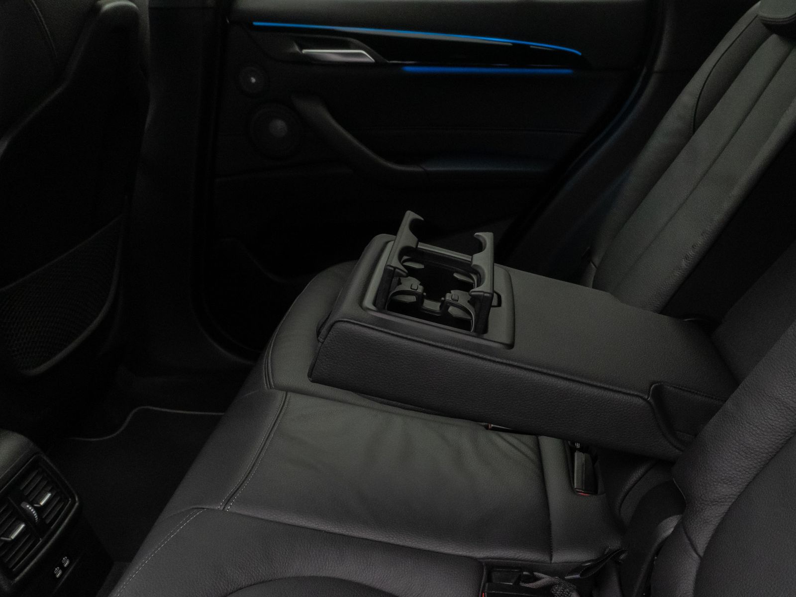 Fahrzeugabbildung BMW X1 xD25e xLine Kamera HUD DAB H/K Komfort Sport