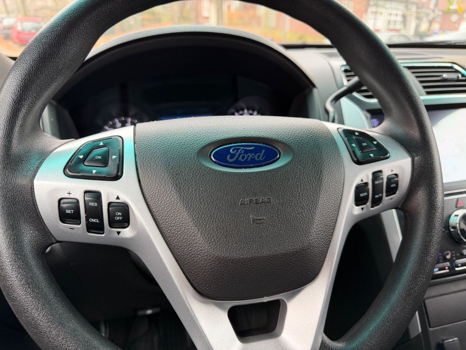 Fahrzeugabbildung Ford Police Interceptor 4x4 AUTOMATIK