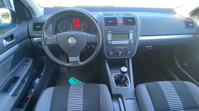 Fahrzeugabbildung Volkswagen Golf V Limousine 1.6 United aus 1. Hand !!
