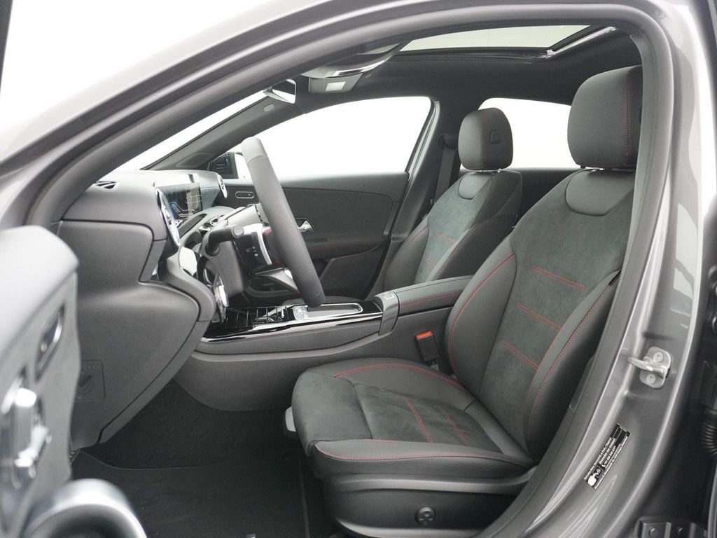 Mercedes-Benz A 180 Star Edition AMG Line | Panorama - Schiebe