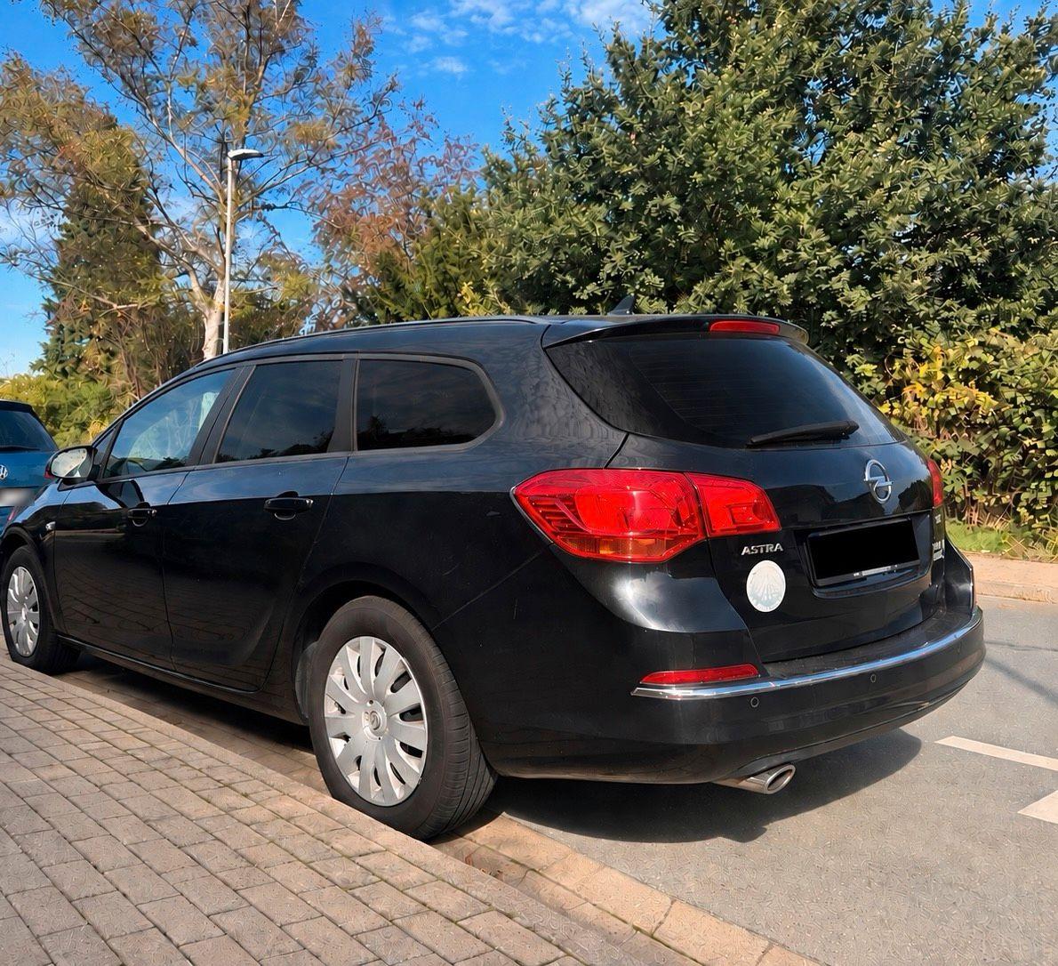 Opel Astra 2015 — photo 10