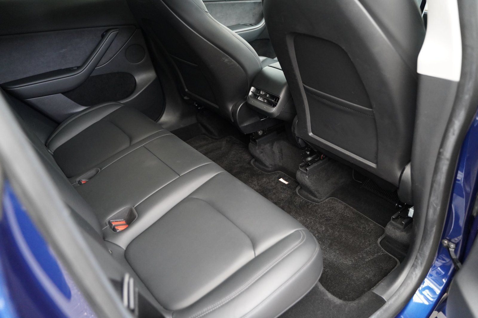 Tesla Model Y Long Range AWD 1.Hand foto 18