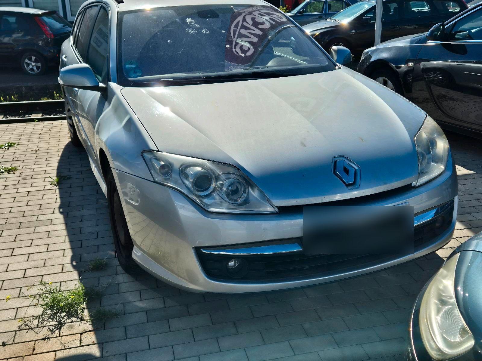 Renault Laguna 2010 — rear view