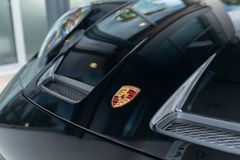 PORSCHE 992 GT3 Touring/ MATRIX/ LIFT/ SCHALENSITZ/ BOSE PORSCHE 992 GT3 Touring/ MATRIX/ LIFT/ SCHALENSITZ/ BOSE