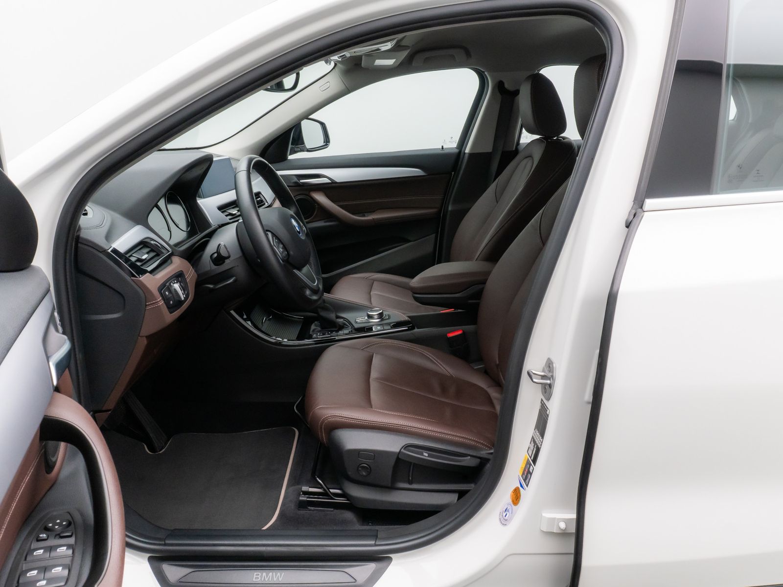 Fahrzeugabbildung BMW X2 xD25e  Advantage DAB Kamera LED Leder 18Zoll
