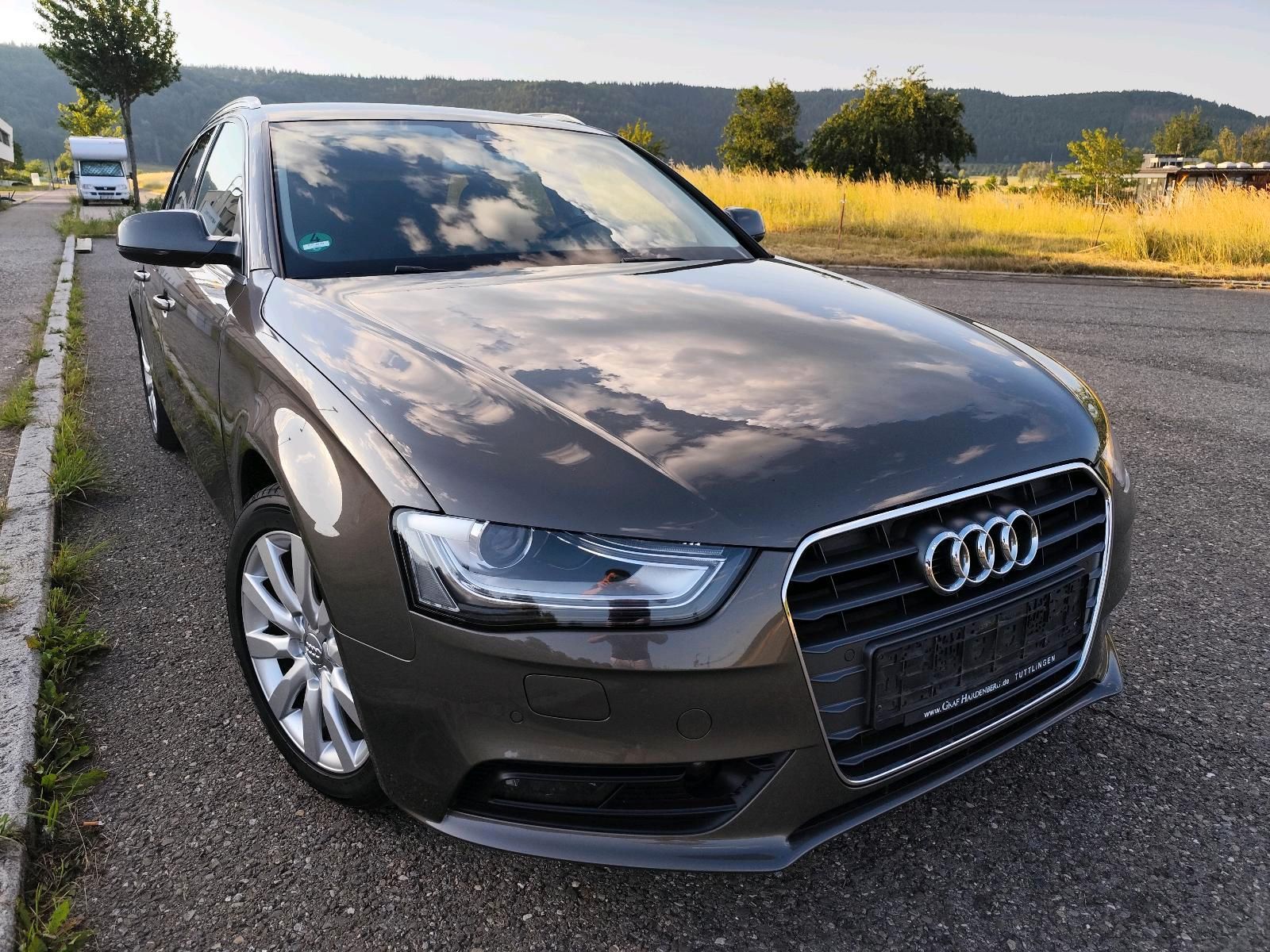 AUDI Hallo  Zum Verkauf steht ein Audi A4 (8k2,...