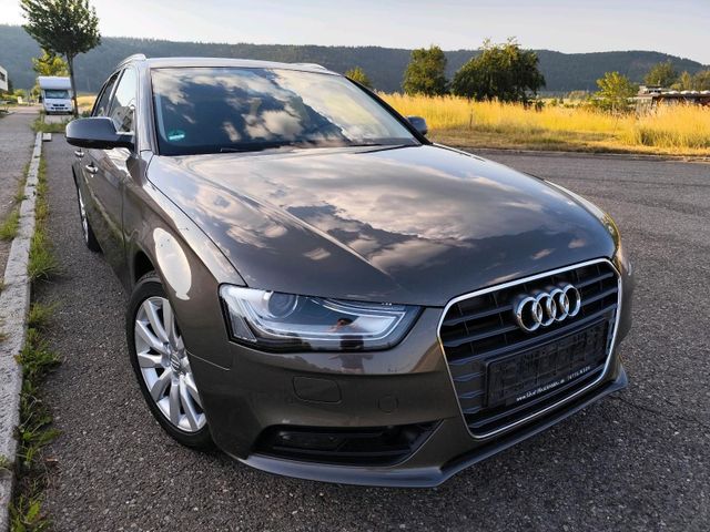 AUDI Hallo  Zum Verkauf steht ein Audi A4 (8k2,...