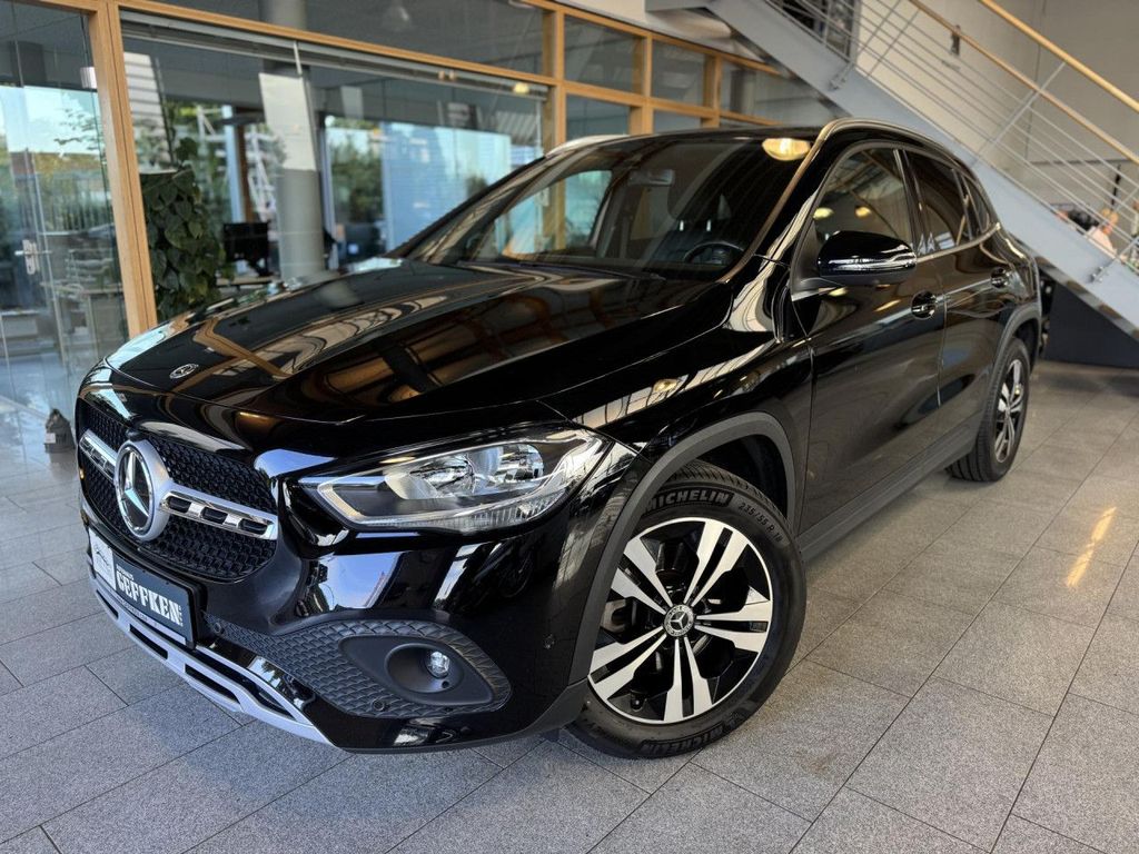 Mercedes-Benz GLA 220