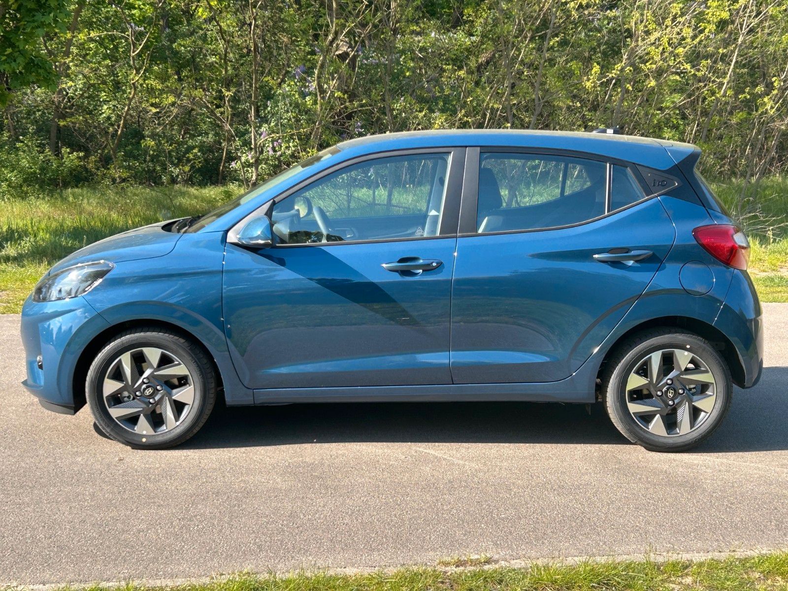 Fahrzeugabbildung Hyundai i10 1.0 Trend AMT *Nav*Klima*CarPlay*Kamera*PDC*