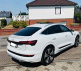 Audi e-tron Sportback 55 quattro S line  - Audi e-tron: Sportback 55