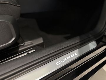 Fotografie des Cupra Leon Sportstourer 1.5 eTSI DSG