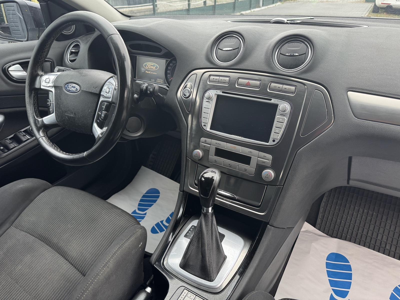 Ford Mondeo 2010 — photo 17