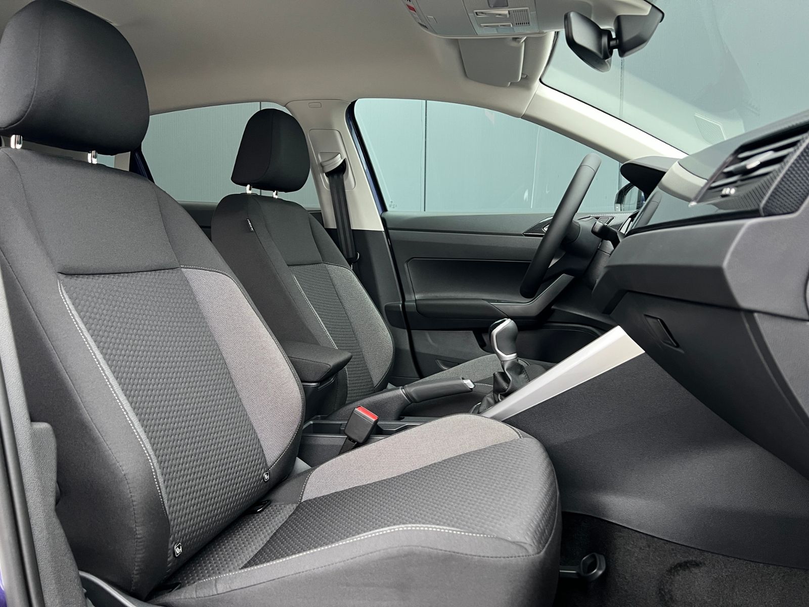 Fahrzeugabbildung Volkswagen Polo Life 1.0 *Navi, Ganzjahresreifen, Kamera*