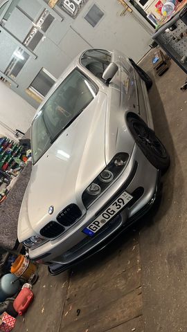 BMW OG BMW e39 528i