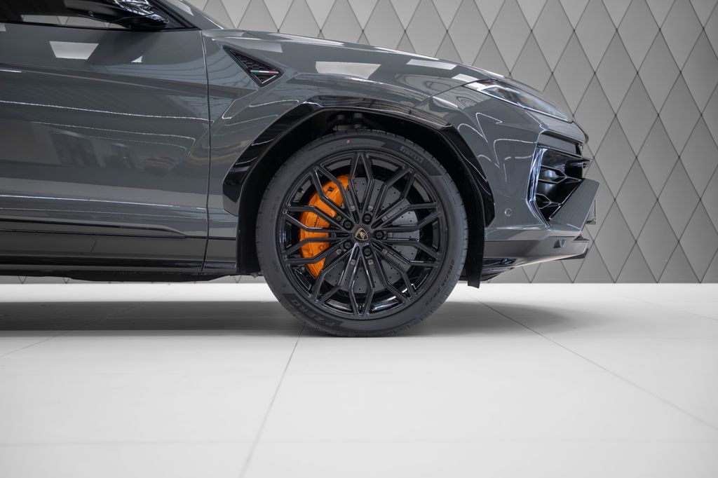 Urus 4.0 V8 SE GREY/ORANGE PANO B&O CARBON - Bild 7