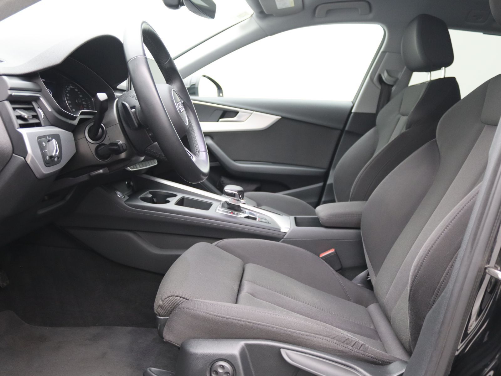 Audi A4 - Bild 12