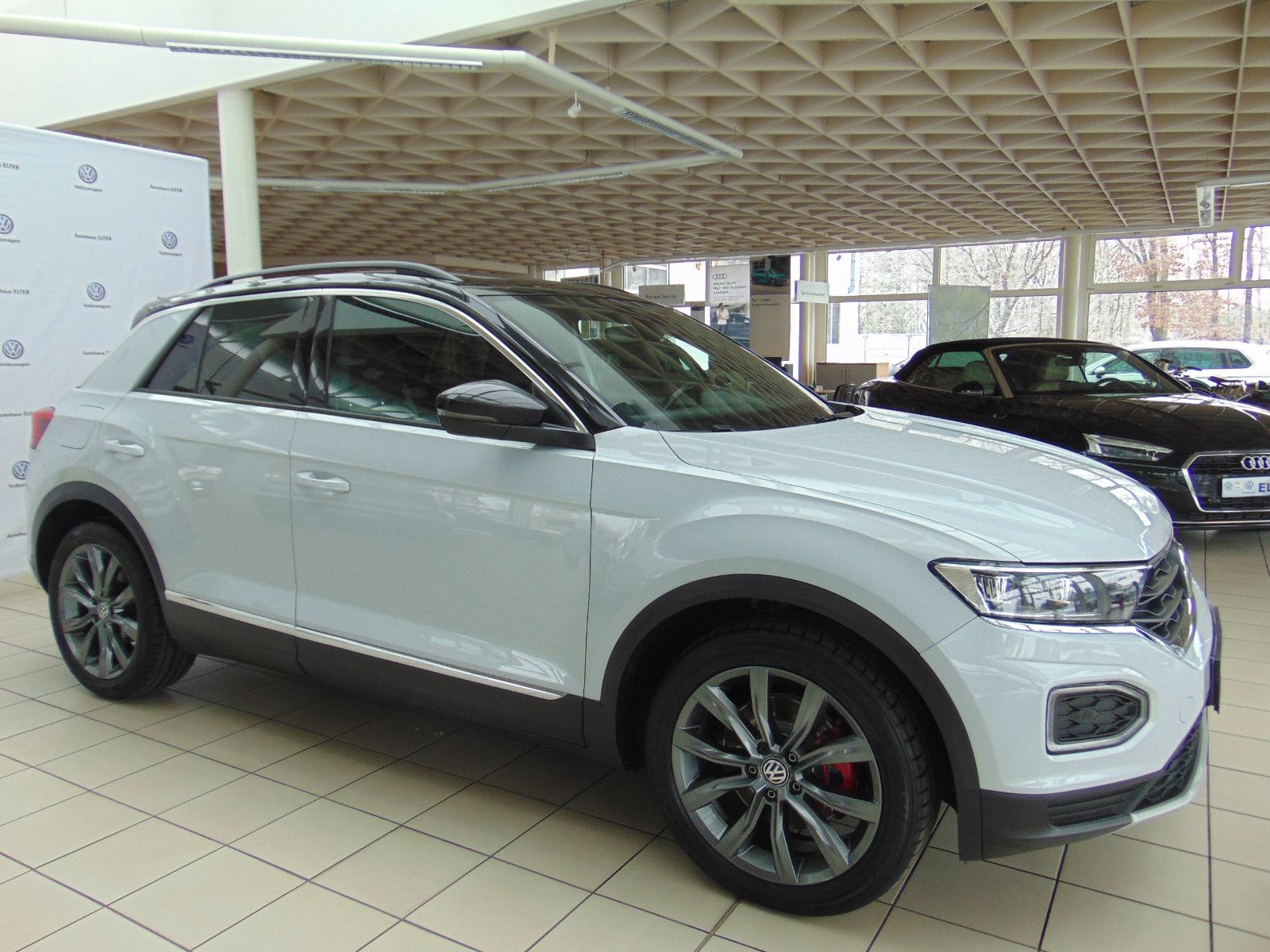 Volkswagen T-Roc Sport 2.0 TSI DSG 4Motion STANDHEIZG. AHK foto 1