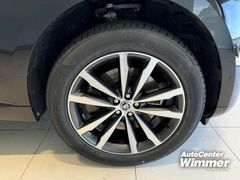 Foto Nummer 10: JAGUAR F-Pace