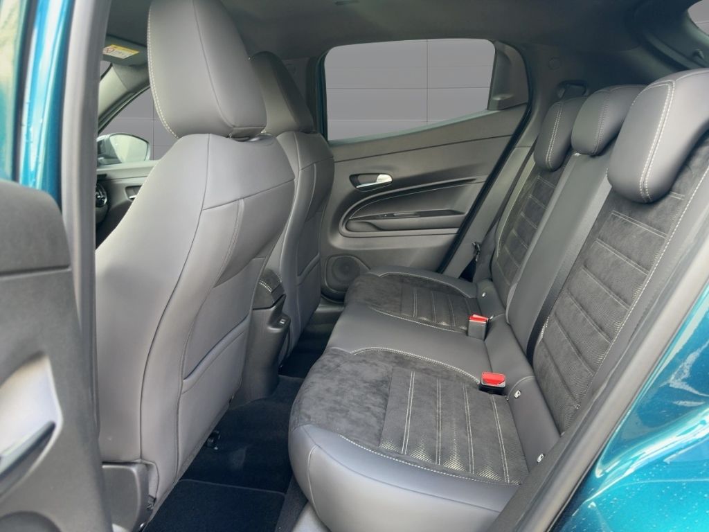 Fahrzeugabbildung Alfa Romeo Junior Ibrida Sport Speciale MATRIX WINTER NAVI