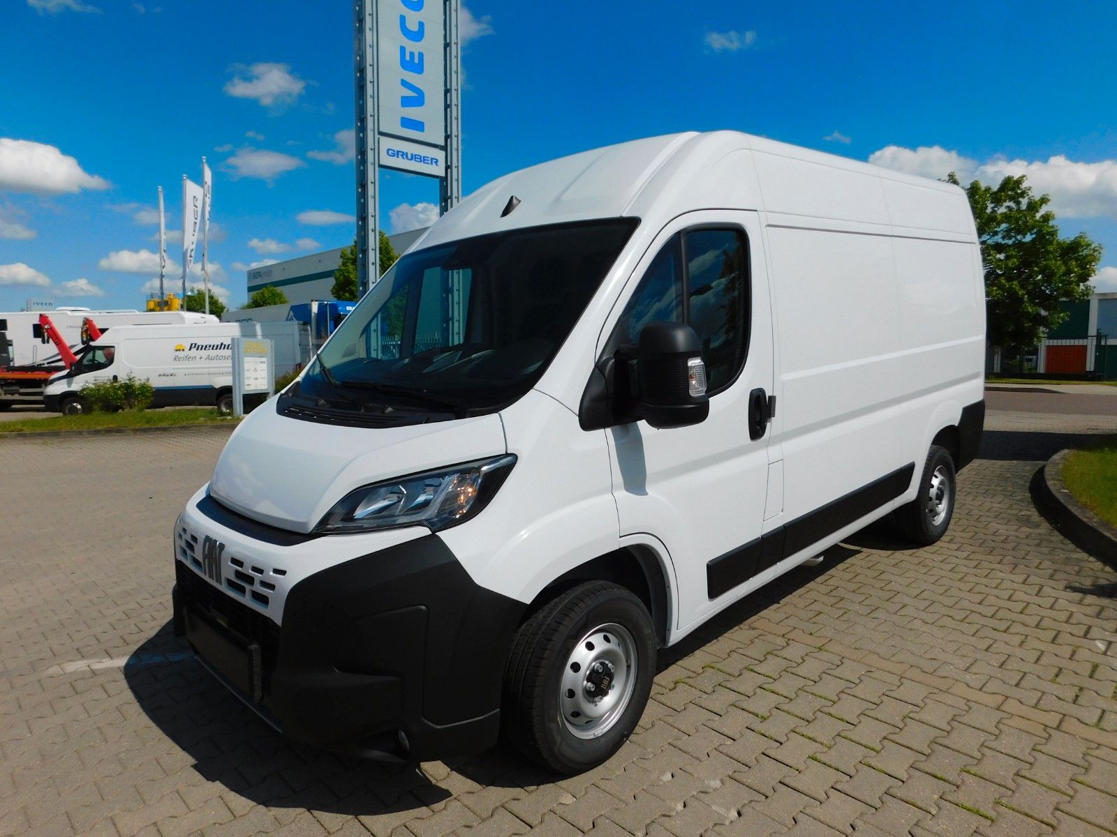 Fahrzeugabbildung Fiat Ducato Kasten 33 L2H2