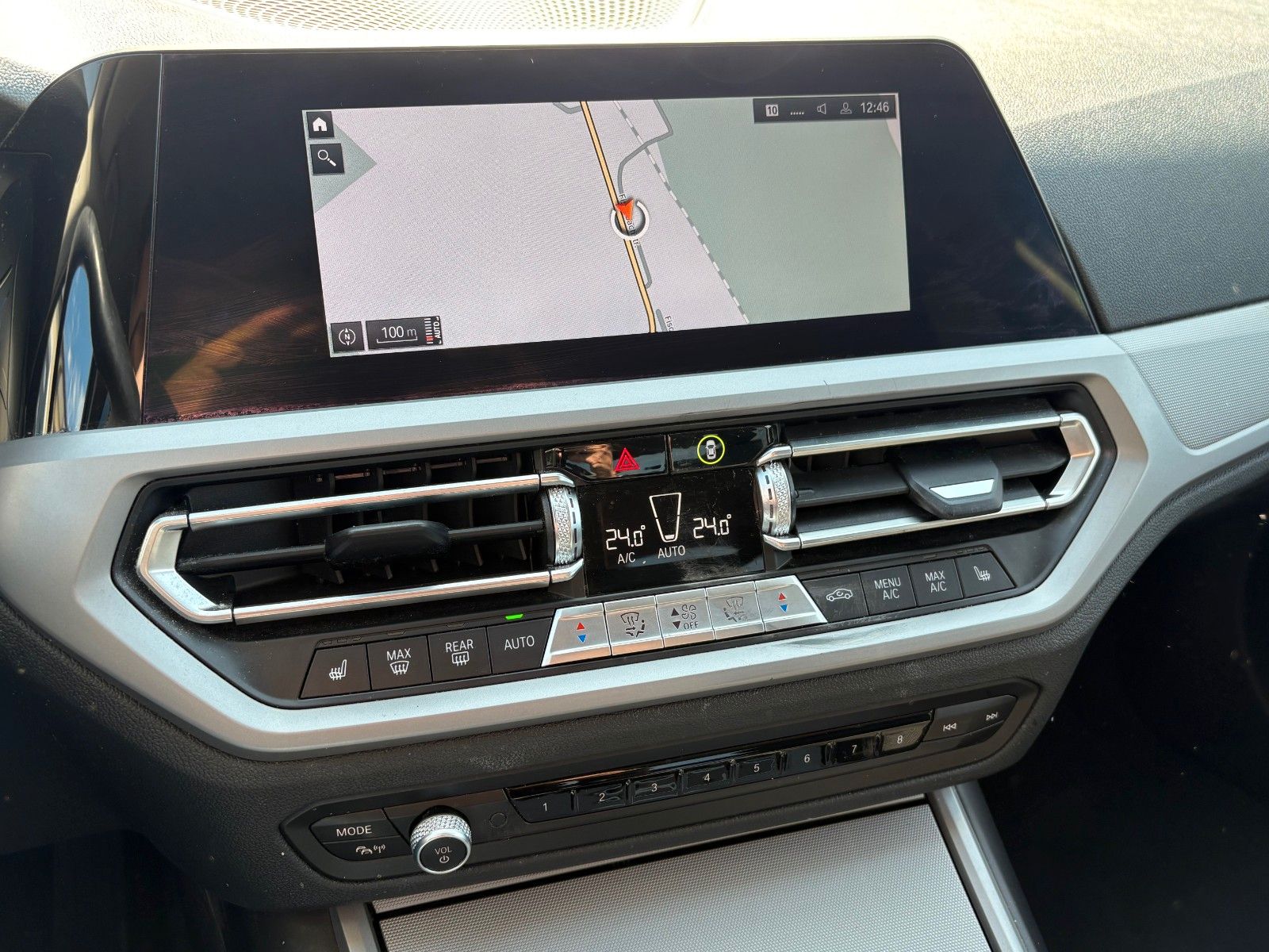 Fahrzeugabbildung BMW 320i Limo Aut. Navi 18"LMR LED 1.HAND SPORTLENK