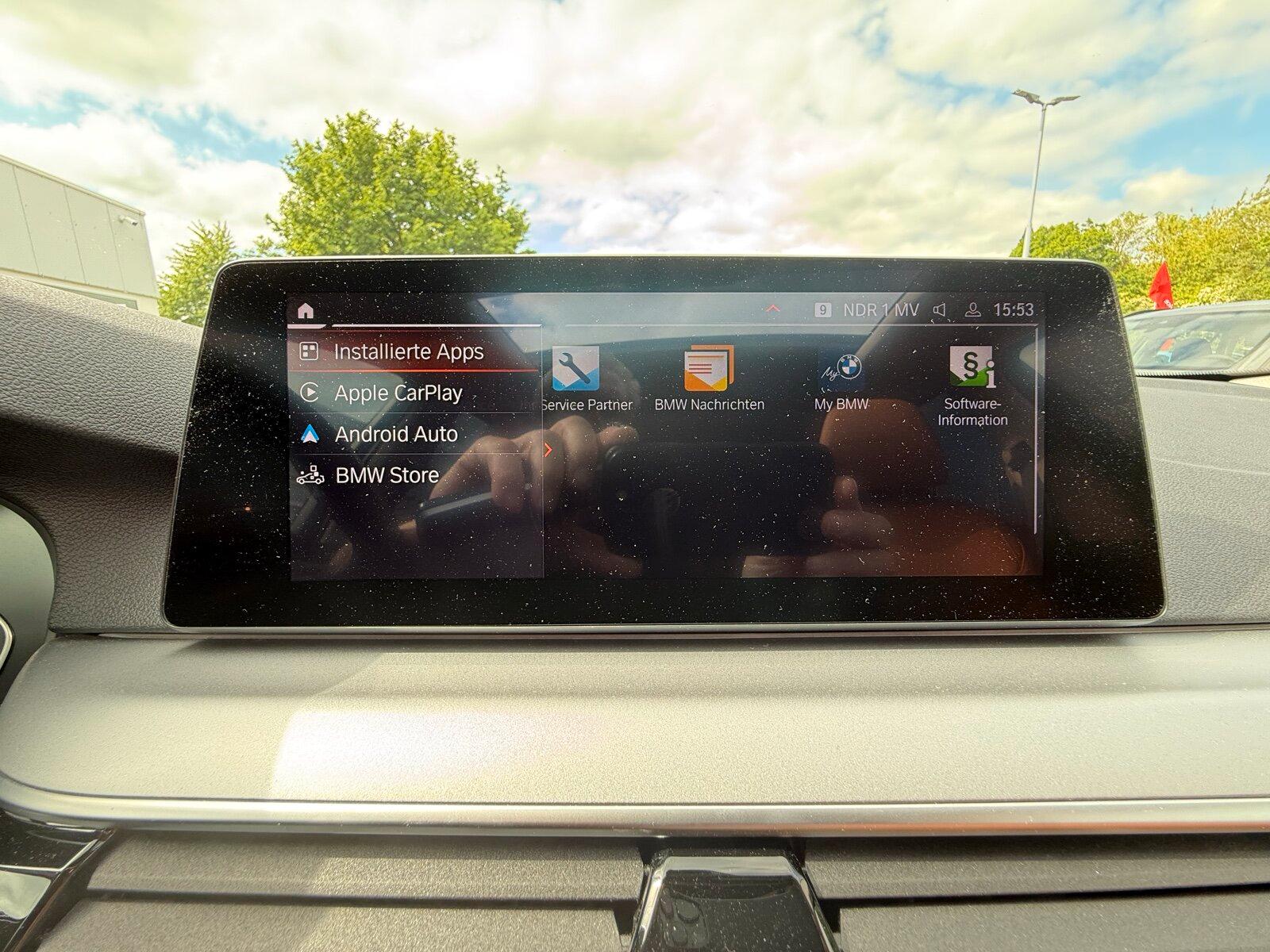 BMW 5er - 530 d Mild Hybrid PANO Leder AHK NAVI LED 