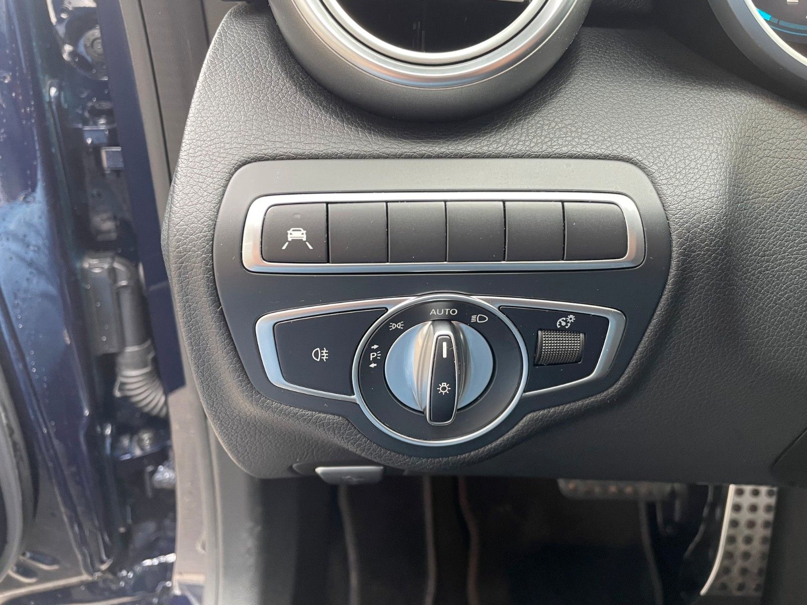 Fahrzeugabbildung Mercedes-Benz C 200 AMG Night+ToTW+R-Kamera+Carpaly+DAB+19"