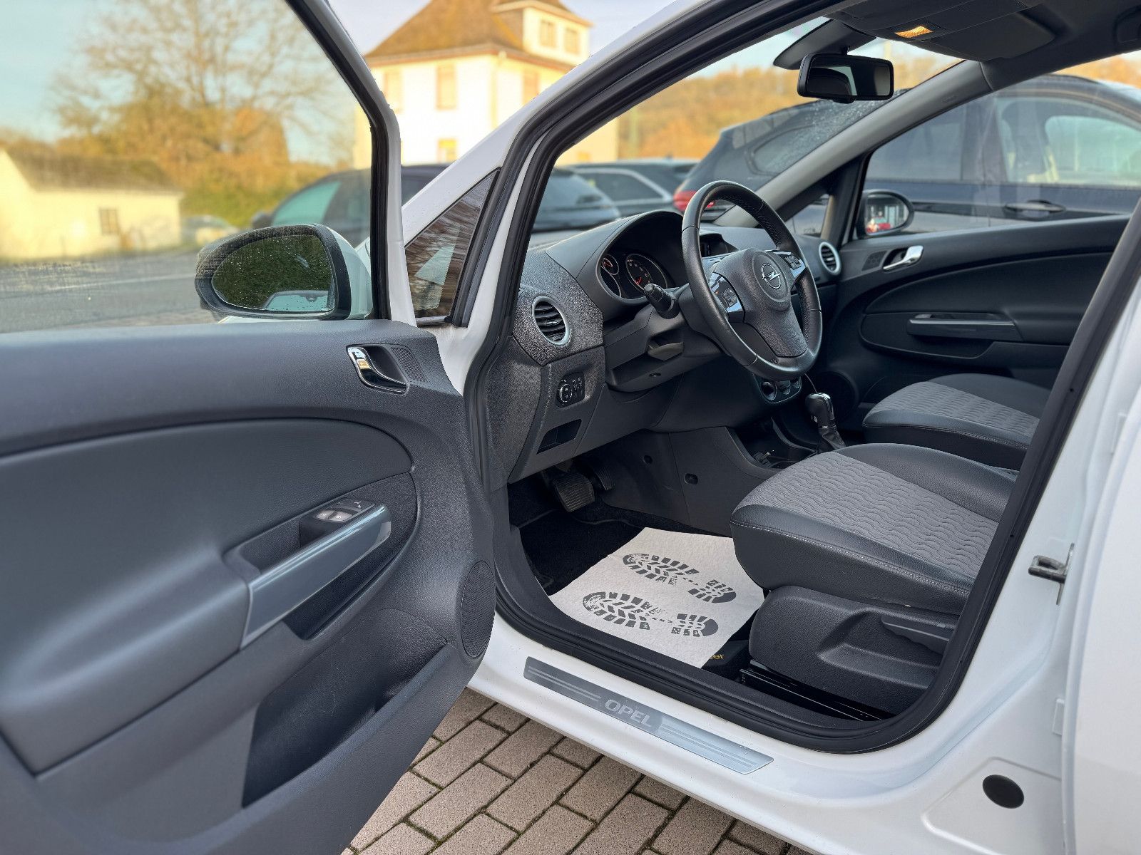 OPEL Corsa, 2011, Benzin, 101 PS