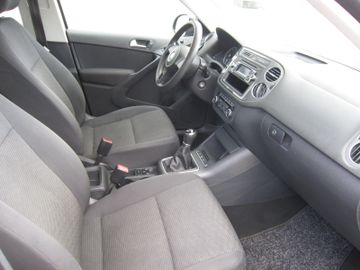 Volkswagen Tiguan - 9