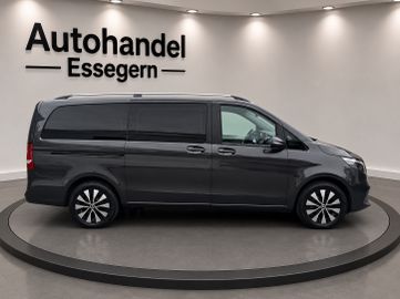 Mercedes V 220 - 4