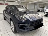 Porsche Macan Turbo mit Performance Paket - Porsche Gebrauchtwagen in Tübingen