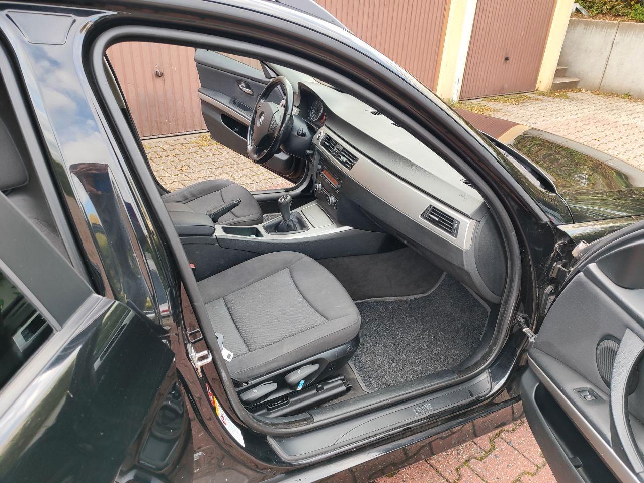 BMW 318 2007 — photo 12