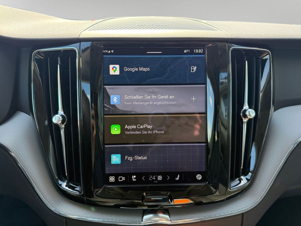VOLVO XC60 T6 AWD Plug-in Hybrid Plus Dark 360° VOLVO XC60 T6 AWD Plug-in Hybrid Plus Dark 360°