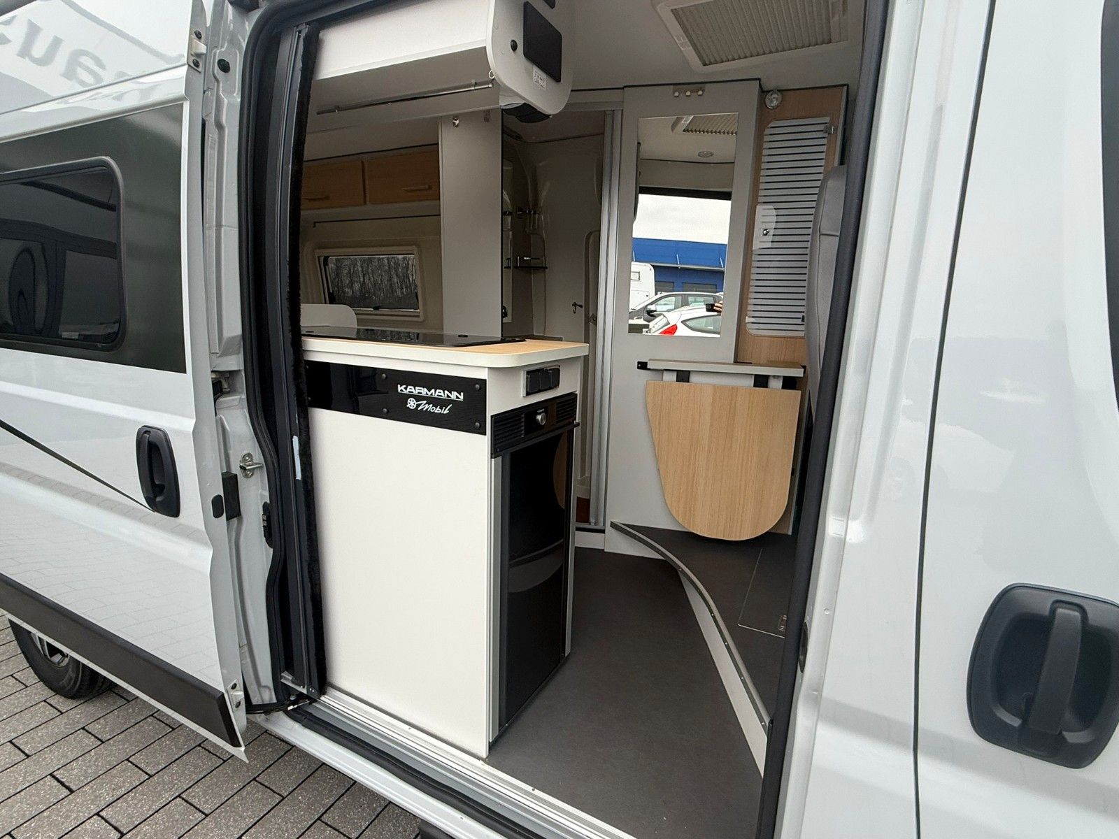 Fahrzeugabbildung Karmann Dexter DE 600 Automatik  160 PS